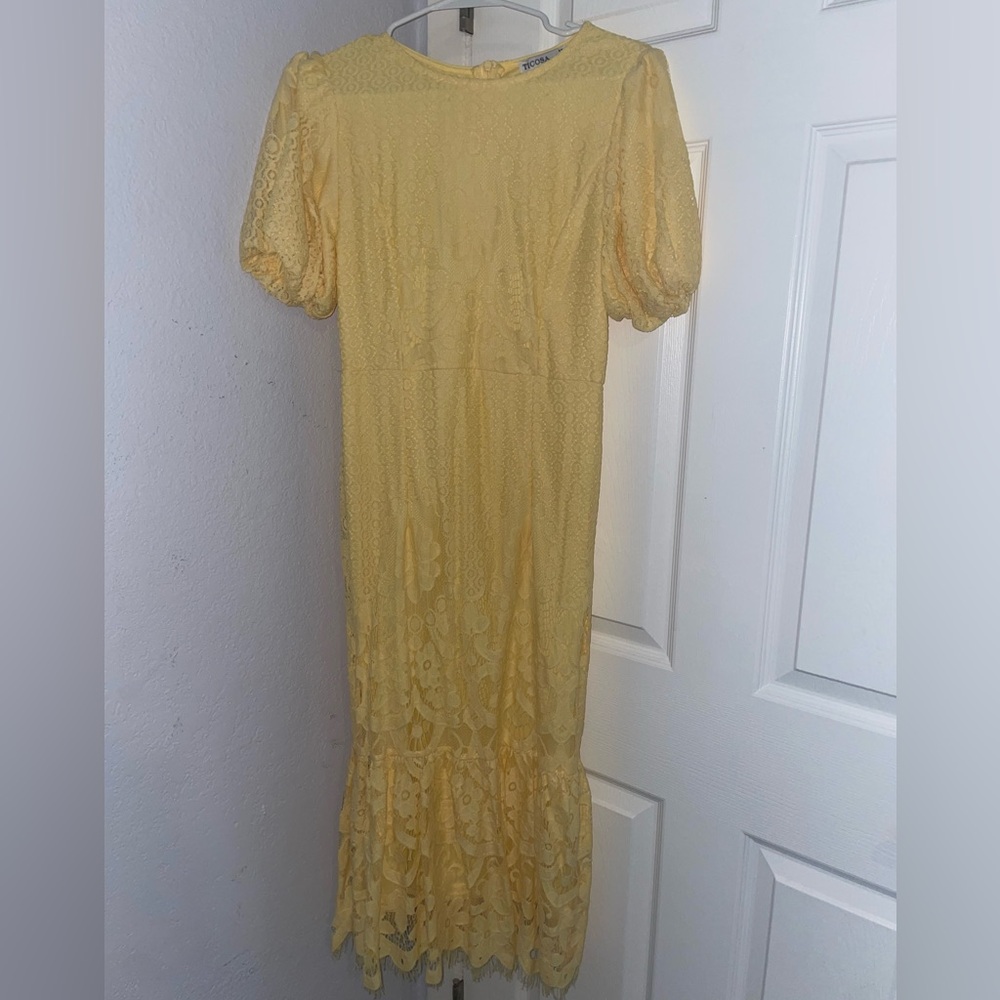 Chic Yellow Lace Long Sleeve Dress